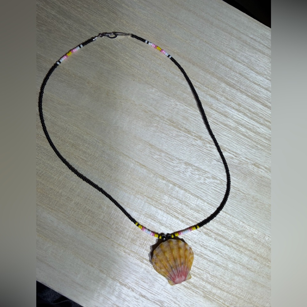 Handcrafted Sunrise Shell and Black, Yellow & Pink Beaded Necklace - Picture 6 of 8